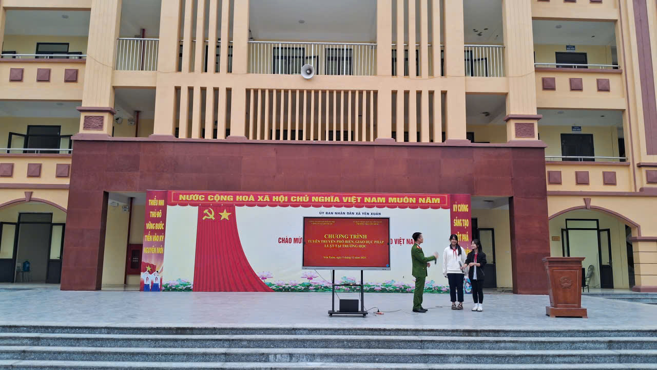 TRƯỜNG THCS YÊN BÌNH TỔ CHỨC CHƯƠNG TRÌNH TUYÊN TRUYỀN, PHỔ BIẾN, GIÁO DỤC PHÁP LUẬT NĂM 2025