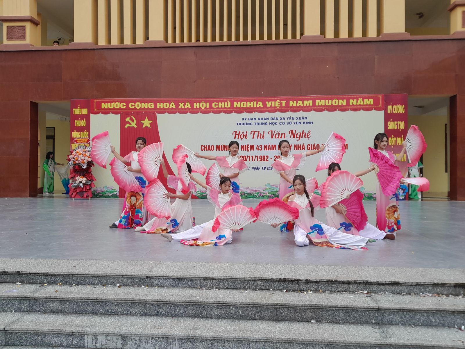 Hội Thi văn nghệ chào mừng kỷ niệm 43 năm ngày nhà giáo Việt Nam 20/11/1982 - 20/11/2025